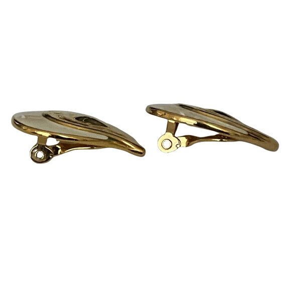 Vintage Signed Monet Enamel White Gold Tone Clip On Teardrop Earrings Retro - Picture 3 of 6